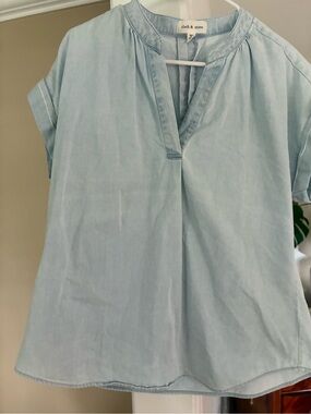 cloth & stone Light Blue denim V-Neck Short Sleeve Women’s Top